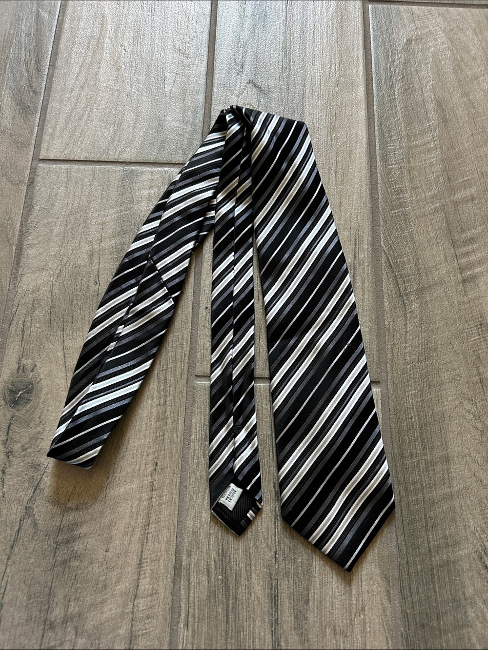 Geoffrey Beene Black and Silver Diagonal Stripe Tie